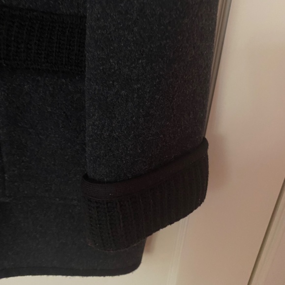 Light coat dark grey with black accents. Size EU 42 - Picture 3 of 6